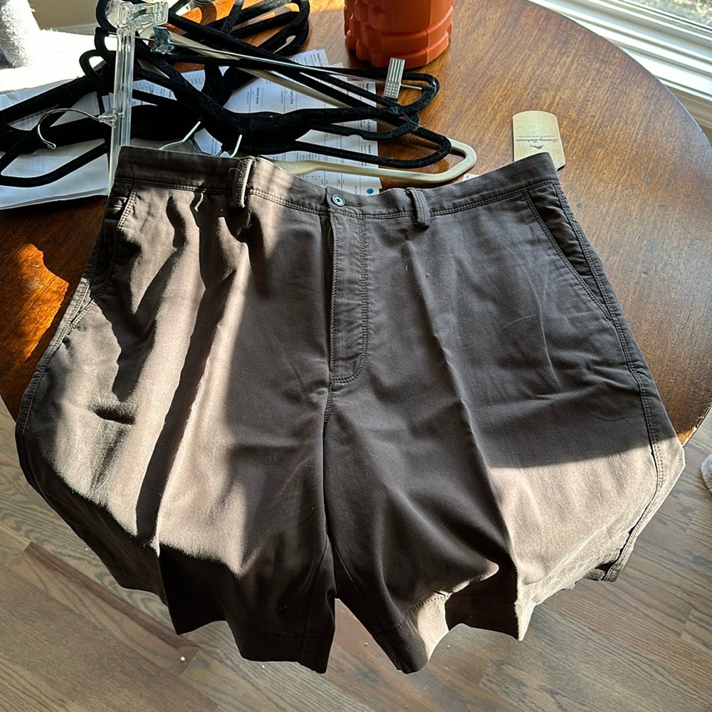 NWT Tommy Bahama Ashore Thing mens shorts
